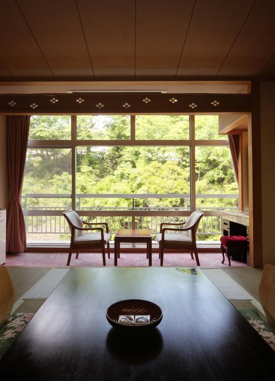 Iizaka Hotel Juraku Fukushima  Zewnętrze zdjęcie