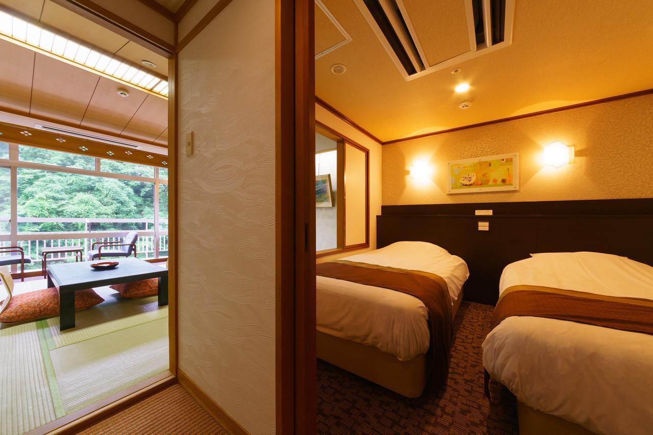 Iizaka Hotel Juraku Fukushima  Zewnętrze zdjęcie